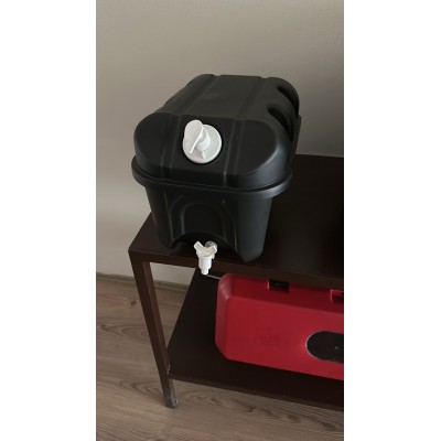 Plastic Water Tank with Soap Dispencer 18 Liter